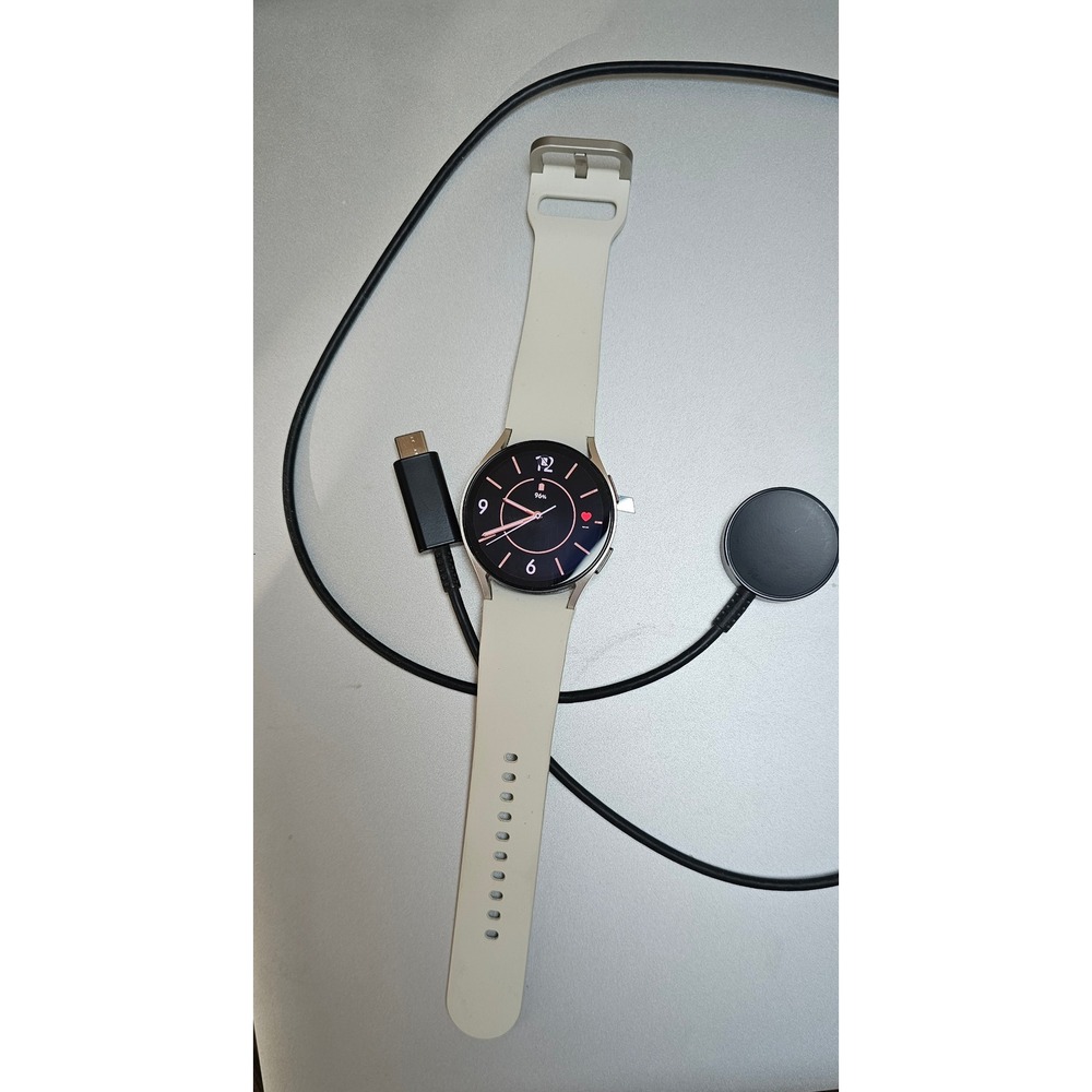 Samsung Galaxy Watch 6 40mm Gold Aluminum Case Cream Band Smartwatch SM-R930